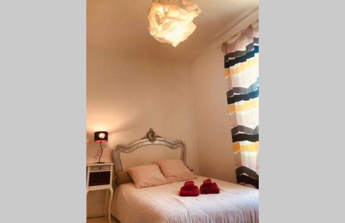 LES HORTENSIAS Spacieuse Maison en ardoise du pays FIBRE - Foto 25