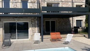 Gite authentique au coeur de Blavozy avec piscine privée, jacuzzi et terrain de pétanque - Foto 2