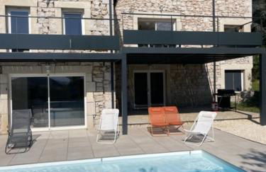 Gite authentique au coeur de Blavozy avec piscine privée, jacuzzi et terrain de pétanque - Foto 2