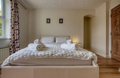 Solihull 2-Bed Flat with Parking-Ideal for Contractors, Business, Long Stays - Photo 10