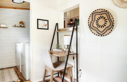 Mountain View Bungalow Near Breweries, Trails, Pool and Waterfalls - Foto 16