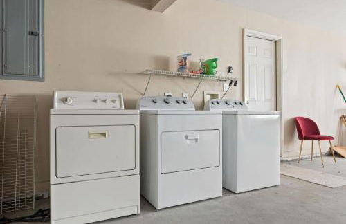 Pool and Patio, 8 minutes from Mall of Georgia! - Foto 20