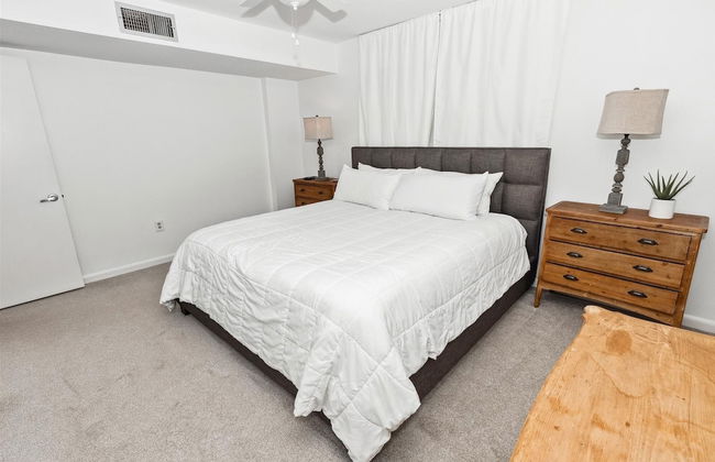 Dolphin Point 404a 2 Bedroom Condo by RedAwning - Foto 3