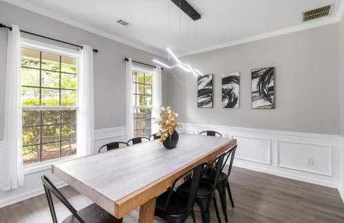 5-Bed Gem Close to Duluth Fun Sleeps 16 - Foto 7