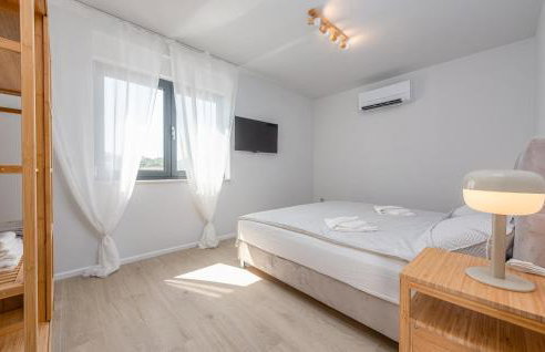 4 Bedroom Cozy Home In Poljica Brig - Foto 31