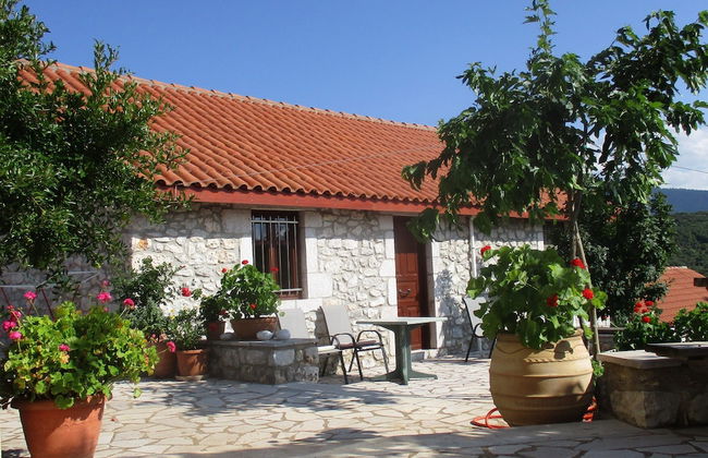 Stone House For You - Photo 1