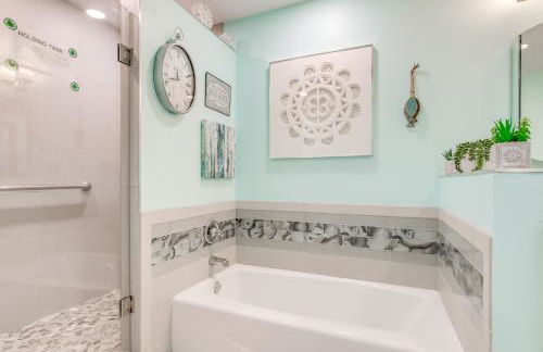 Sturgeon Bay Hideaway with Direct Water Access! - Photo 19