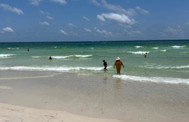 Beach access close to Walmart, Bowling,skating and Game room - Photo 77