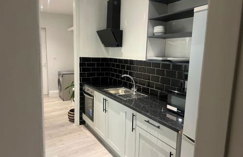 Seaside Escape in Blackpool - Photo 5