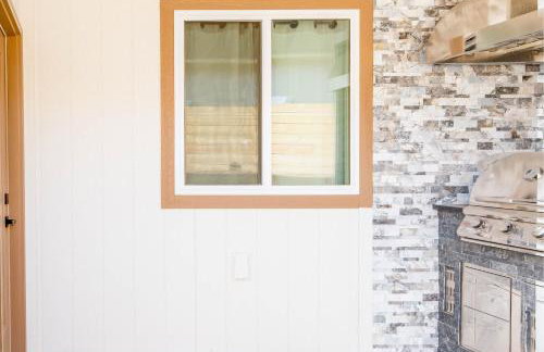 Brand New Cool Comfy Lawrence Retreat Duplex - Photo 33