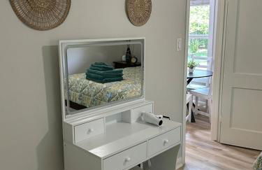 The Blue House- Backyard, grill, pets welcome - Foto 41