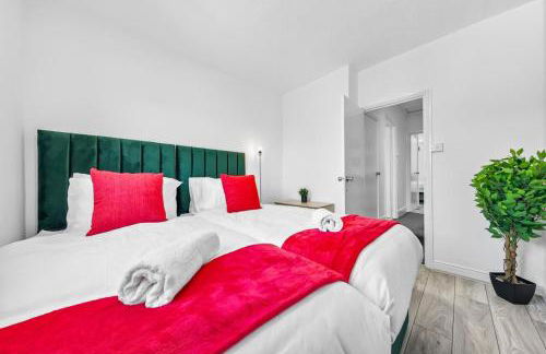 3 Beds Home walking distance from Shirley High Street - sleep 7 - Free Parking - Pool Table - 50" TV - Foto 20