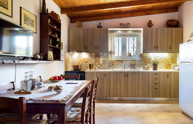 The Olive House - Photo 8