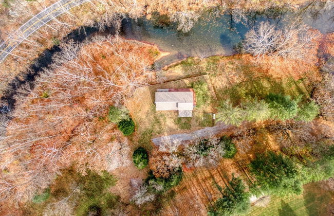 4BR Lodge on Wolf Creek – Fishing, Hiking, New River Fun & Hokie Weekends - Foto 72