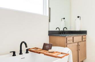 The Ashland House - Stylish Design, Backyard Oasis - Foto 37