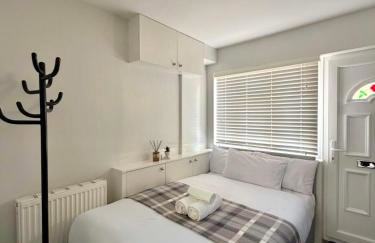 Modern Studio with Free Parking Near City Airport and ExCeL - Foto 1