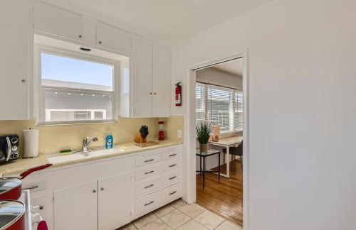 Walk to Beach - KING Apt In #1 Area - AB - Photo 12