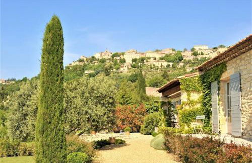 In Gordes, facing the entire Luberon Park a beautiful 5 bedrooms house - Photo 38