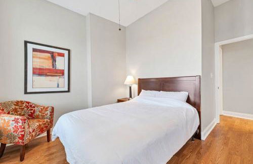 St Louis Tower Grove Two-Story Townhome Perfect for Groups Side A - Photo 10