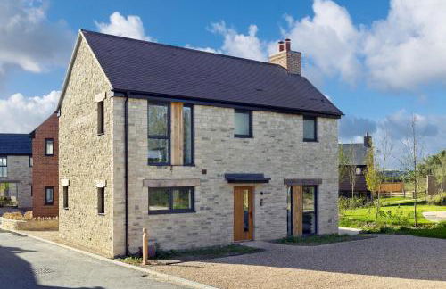 Lakeside property with spa access on a nature reserve Sunbird Cottage BV20 - Photo 1