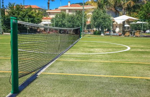 Amazing Home With Pool - Photo 30