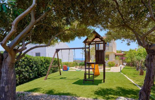 Family seaside Kladissos Villa with private heated pool! - Foto 62