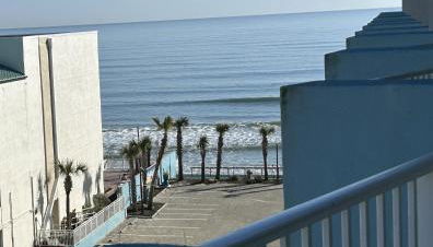 Beach Condo with Pool & Tiki Bar! - Foto 2