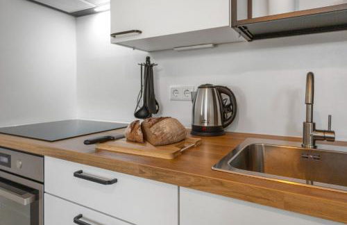 Exklusives Studio - Zentral Innenstadtlage - Kostenloser Parkplatz - Aufzug - Modern für bis zu 4 Personen - Smart Home - Foto 20