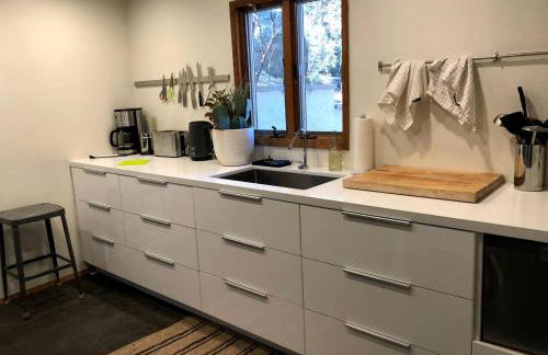 Luxury Camping Cabin with an Indoor Fireplace in Idyllwild, California - Foto 10