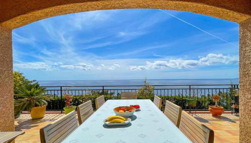 Sea-view villa for 11 guests with a heated infinity pool - Foto 4