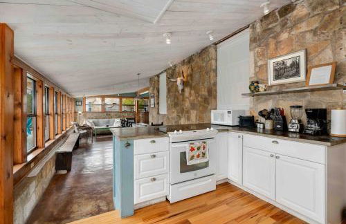 FAMILY RIVER RETREAT! PRIVATE MEDINA RIVER ACCESs! - Foto 52