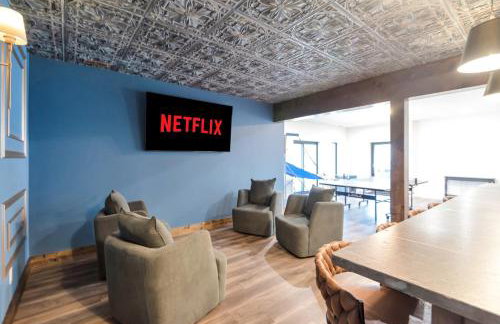 Lux Riverfront Retreat- Hot Tub, Game Room, Views! - Photo 39