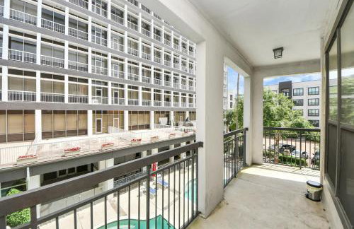 Skyline King Beds Retreat 2BR 2BA Near NRG Medical Center Galleria Mall - Foto 2