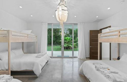 Floral City Oasis - Pool, BBQ Area & Forest View - Foto 10