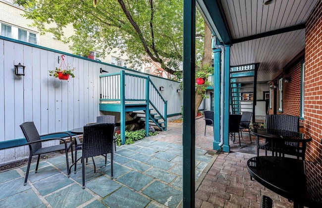 Beautiful Vieux Quebec 2 Bed Apt - Photo 13