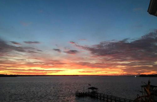 Charming Waterfront Home Fish, Boat and More! - Foto 36