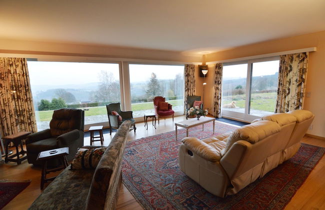 Hillside Retreat With Pond - Photo 14