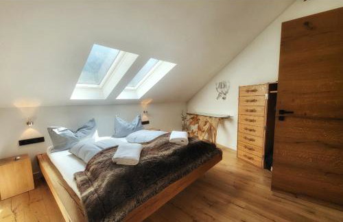 stylische Alpenlounge mit Pool, Blockhaus-Sauna und Jacuzzi für bis zu 12 Personen - Foto 12