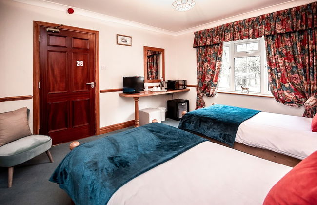 Trivelles Waterhall Country Hotel - Gatwick - Photo 7