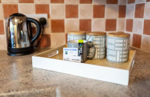 Adrian House, near Hospital, easy parking + garden - Foto 33