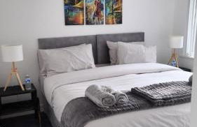 Stylish 3-Bed house NEC-JLR-Airport-HS2-Driveway - Foto 1