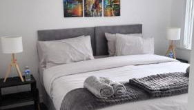Stylish 3-Bed house NEC-JLR-Airport-HS2-Driveway - Foto 1