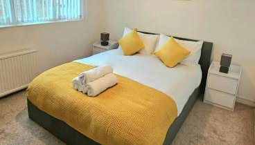5 Mins Walk to ExCeL - Cosy 3 Bed House - Free Parking - Near O2 Arena & Cable Cars - Foto 5, towels