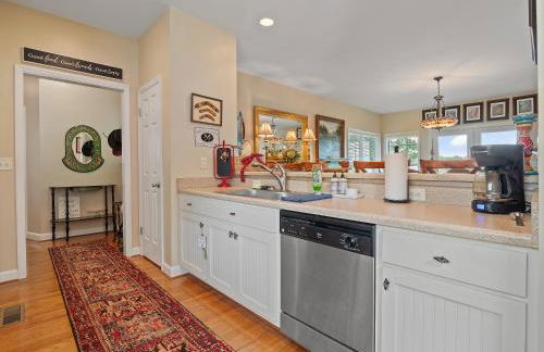 Blue Door - Entertainment Area Downstairs With A Pool Table - Foto 19