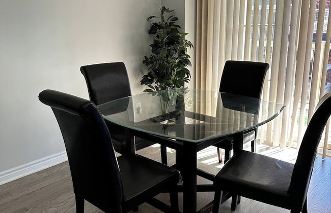 Cozy Whitby Retreat - 2 Bedroom Private House - Foto 12