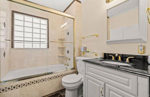 Serenity Views Retreat - Close to City and Parkway! - Foto 10