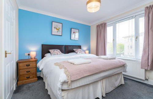 NEW Four Bedroom House - all rooms ensuite - Photo 38