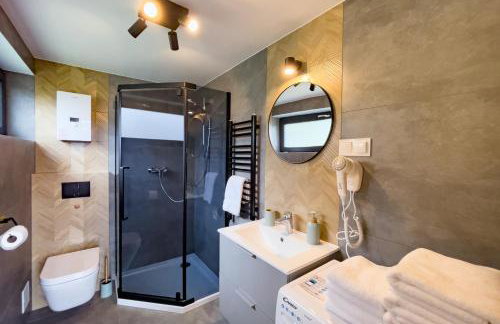 Stodoły Modyń - Domki w Beskidzie Wyspowym - staw kąpielowy, balia, sauna, grota solna - widok na góry - Photo 45