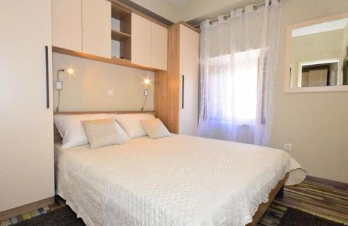 Holiday Home Belmondo- Three Bedroom Home with Terrace and Private Pool A6 - Photo 21