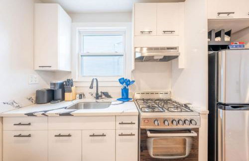 Modern 2BR 8 mins to Penn Station with WiFi Laundry - Foto 15